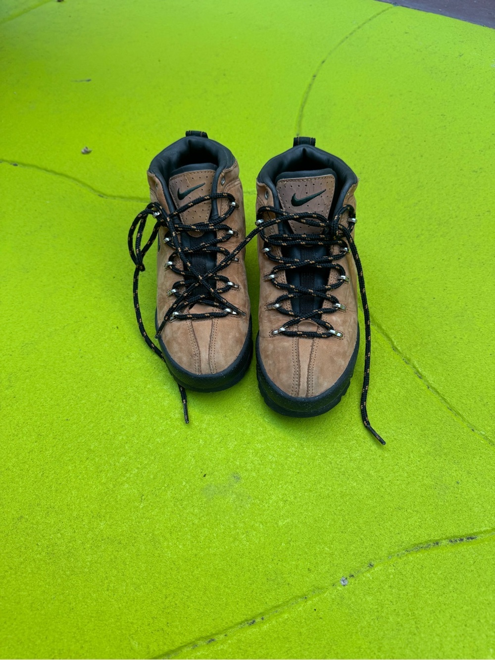 Vintage Nike ACG Brown Nubuck Hiking Boots Trail Shoes Youth 4.5Y Y2k 2000s